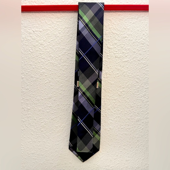 Michael Kors MEN'S TIE BLUE AND GREEN/STRIPED WIDTH: 3" LENGTH: 58" SLIM - Picture 7 of 8